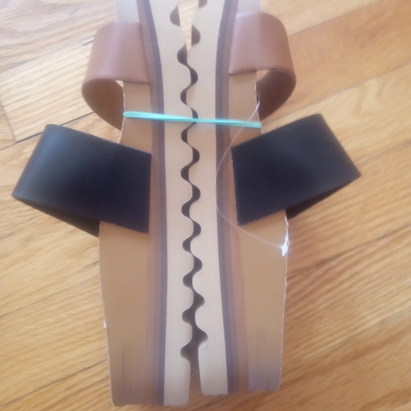 Reef Men's Tan and Black Slide Sandals - Picture 2 of 2